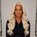 Perruque Blonde Ondulée face
