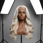 Perruque Blonde Ondulée mannequin nu